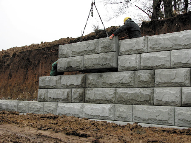 concrete-retaining-wall-systems