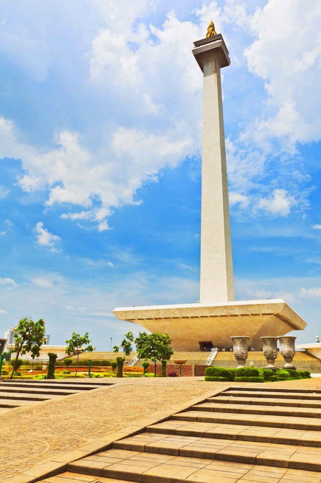 Tugu Monas Monumen Nasional Sahabat Nusantara