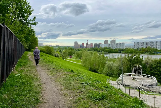 Братеевский парк, Москва-река