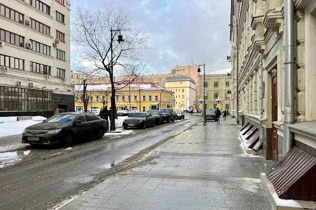 Денежный переулок, улица Арбат