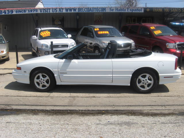 This 1993 Oldsmobile Cutlass Supreme Convertible is IMMACULATE! MUST SEE!