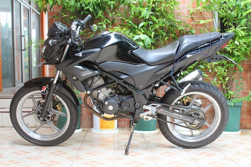 25+ Ide Penting Modifikasi Motor Cb150r Warna Hitam Gambar