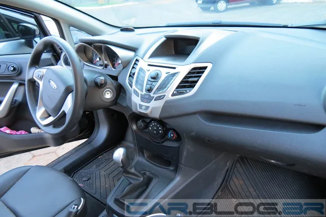 Ford Fiesta Sedan 2013 - painel emborrachado