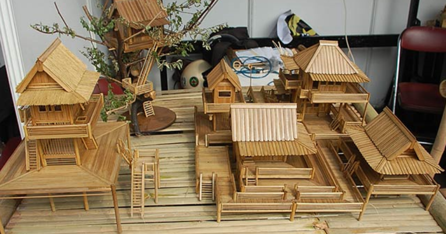 Inspirasi Peluang Bisnis Miniatur Dari Bahan Bambu dan 