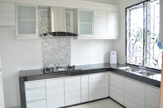 JUBIN MURAH HIRYSMA TIPS MEMILIH WARNA TILES DAPUR 