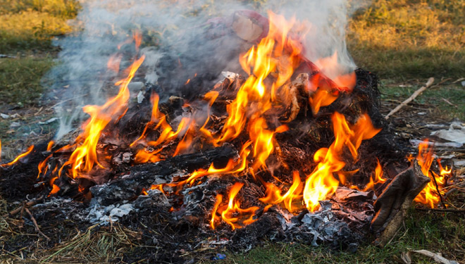 Ternyata, Membakar Sampah Bisa Berbahaya bagi Kesehatan 