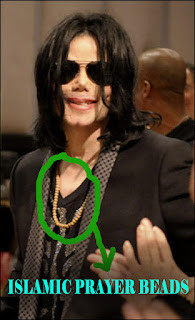 Michael Jackson in Islamic Prayer Beads, after his conversion to a Muslim and died as a Muslim