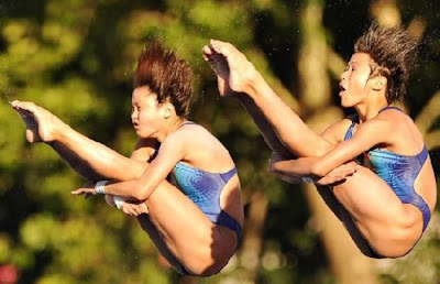 Women Swimming