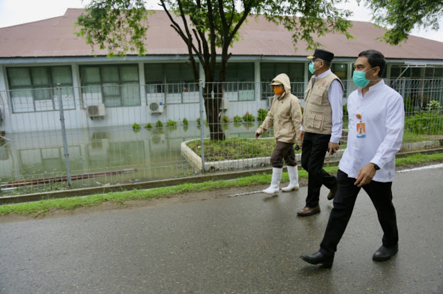 Ruang Isolasi Pasien Covid-19 yang Tergenang Banjir