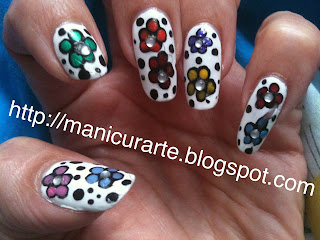 Flower power nails 