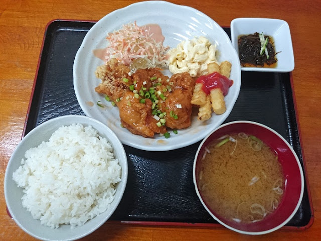 鳥から甘酢定食の写真