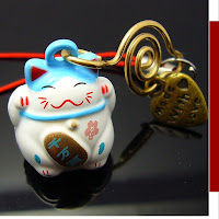 maneki neko luck beckoning cat of Japan