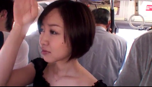 Japanese wife gets abused on the bus 