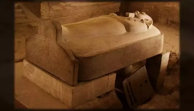 تابوت الملك مرن بتاح في مصر القديمة