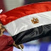 تامر حسنى يرفع علم مصر فى حفل بأبوظبي
