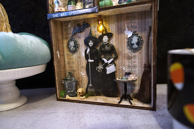 The Witches Cottage: A Tim Holtz Halloween Mixed Media Make