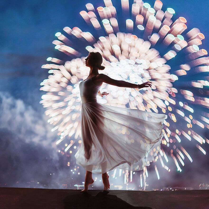 15 Pictures Of Girls In Dresses That Beautifully Match Their Backgrounds - Moscow Firework Festival, Russia. Model Nina