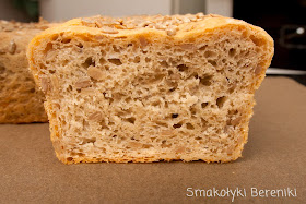 chleb słonecznikowy pieczony na drożdżach