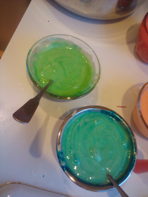 rainbow cupcakes in a jar. Over the Rainbow Cupcakes