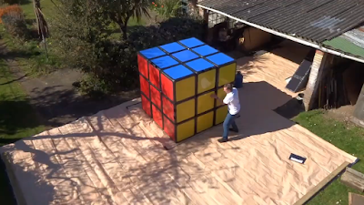 Menyelesaikan Rubik Gede 3.47 Detik
