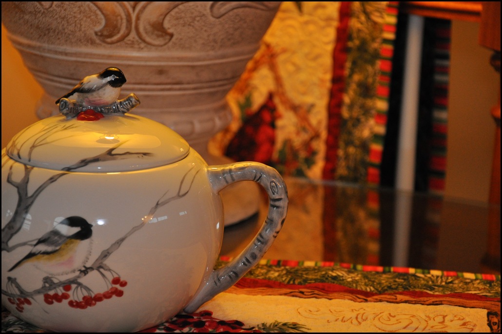 Sewing group with Chickadee quilt & tea set 028