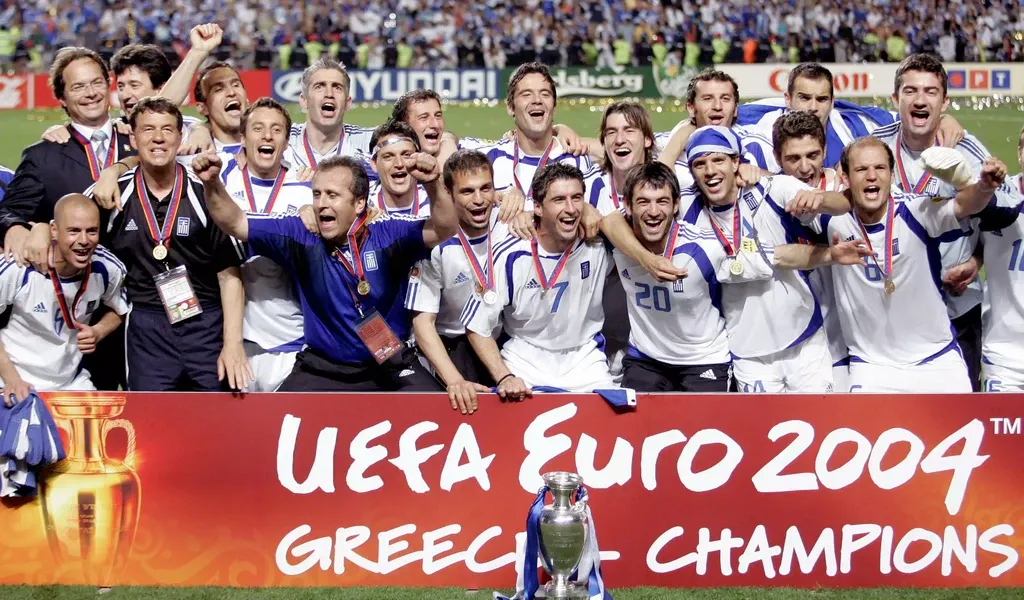 Το θρυλικό τρόπαιο του Euro 2004 ταξιδεύει στην Αλεξανδρούπολη