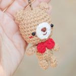 http://meemanan.com/post/157219612552/free-pattern-the-simply-bear-keychain-happy