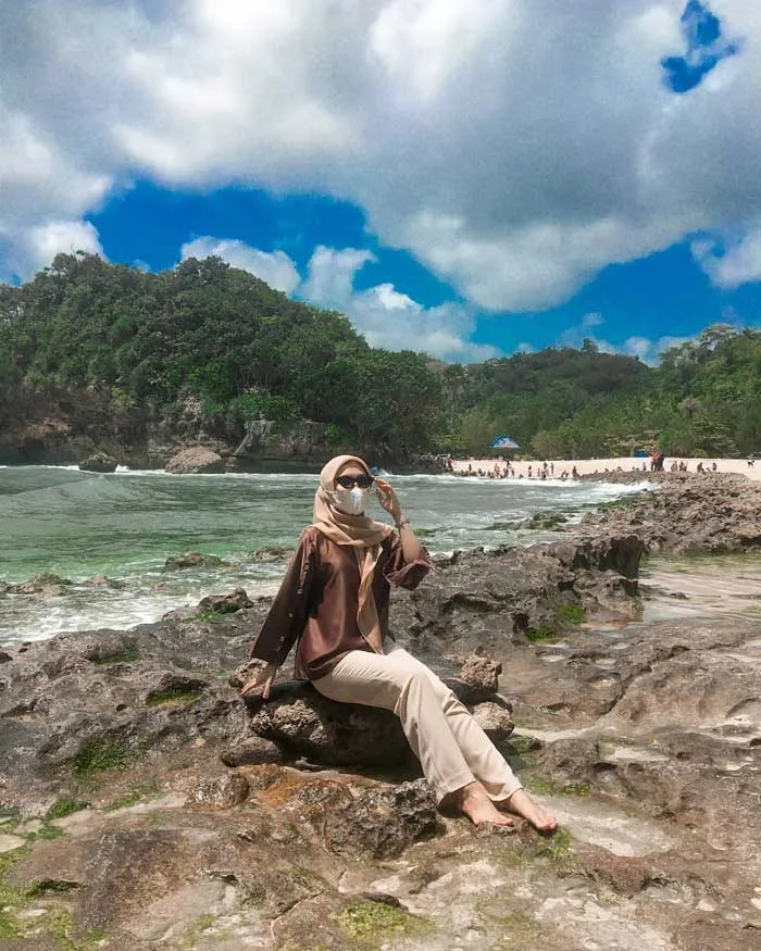 Pantai Batu Bengkung Malang Selatan