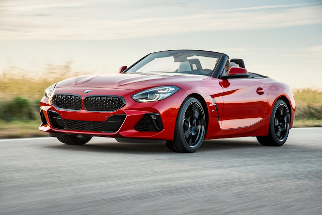 The New BMW Z4 Latest Photos, BMW Z4 Photos Gallery , The BMW Z4SV  interior and Exterior Pictures, BMW Z4 HD Wallpapers and Background Images