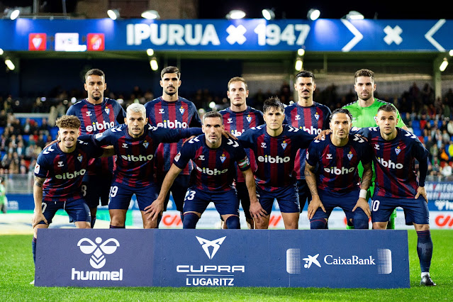 S. D. EIBAR. Temporada 2023-24. Matheus Pereira, Juan Berrocal, Ríos Reina, Sergio Álvarez, Luca Zidane. Mario Soriano, Stoichkov, Anaitz Arbilla, Álvaro Tejero, Jon Bautista, Ager Aketxe. S. D. EIBAR 5 🆚 REAL VALLADOLID C. F. 1 Viernes 27/10/2023, 21:00 horas. Campeonato de Liga de 2ª División, jornada 13. Eibar, Guipúzcoa, estadio Municipal de Ipurua: 5.690 espectadores. GOLES: ⚽1-0: 22’, Ager Aketxe. ⚽2-0: 32’, Jon Bautista. ⚽2-1: 48’, Mamadou Sylla. ⚽3-1: 69’, Stoichkov. ⚽4-1: 84’, Yacine Qasmi. ⚽5-1: 90+7’, Yanis Rahmani.