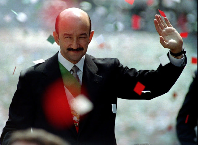 ¿En 5 palabras como describirás a Carlos Salinas de Gortari?