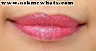 a photo of Maybelline ColorSensational Moisture Extreme Color Bonbon pink