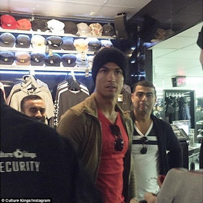 Ronaldo shopping in Melbourne