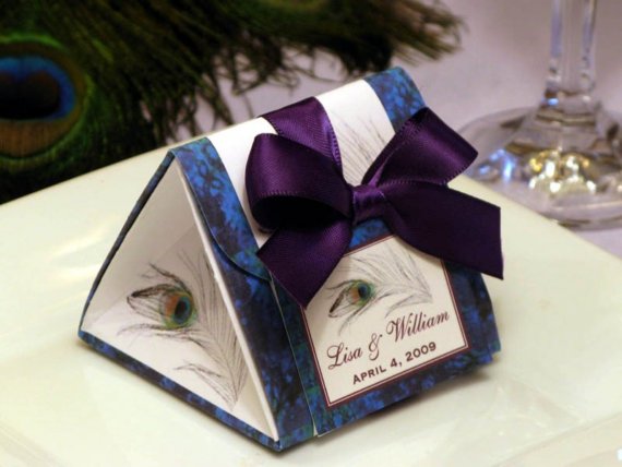 Fill these cute little peacock decorated candy boxes with your favorite