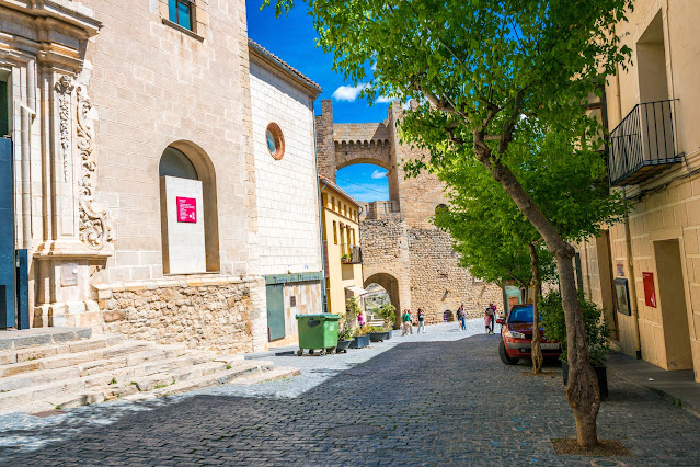 Iglesia de San Miguel y Puerta de San Miguel en Morella