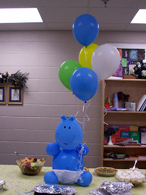 Decorar un baby shower con globos