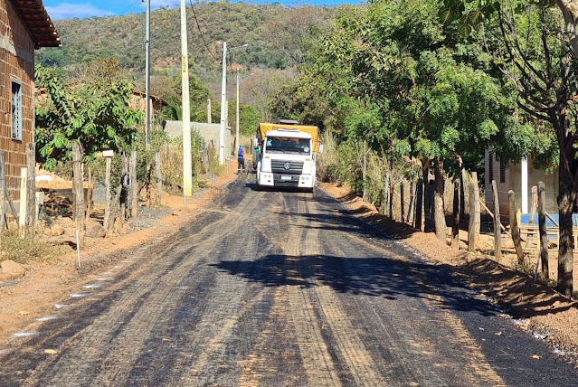 Ruas da Comunidade do Tatu já estão recebendo pavimentação asfáltica por meio do Projeto Barreiras 100% Pavimentada