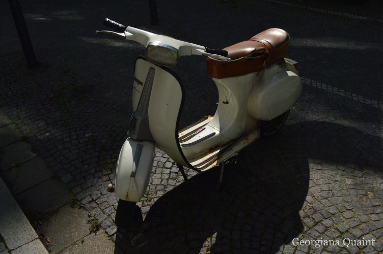 Vespa in Munchen, Vespa PK 50, old Vespa, Vespa vehicle, Georgiana Quaint travels, Vespa in Bayern