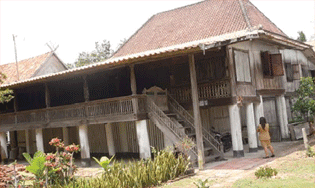 Wisata OKI Rumah Seratus Tiang