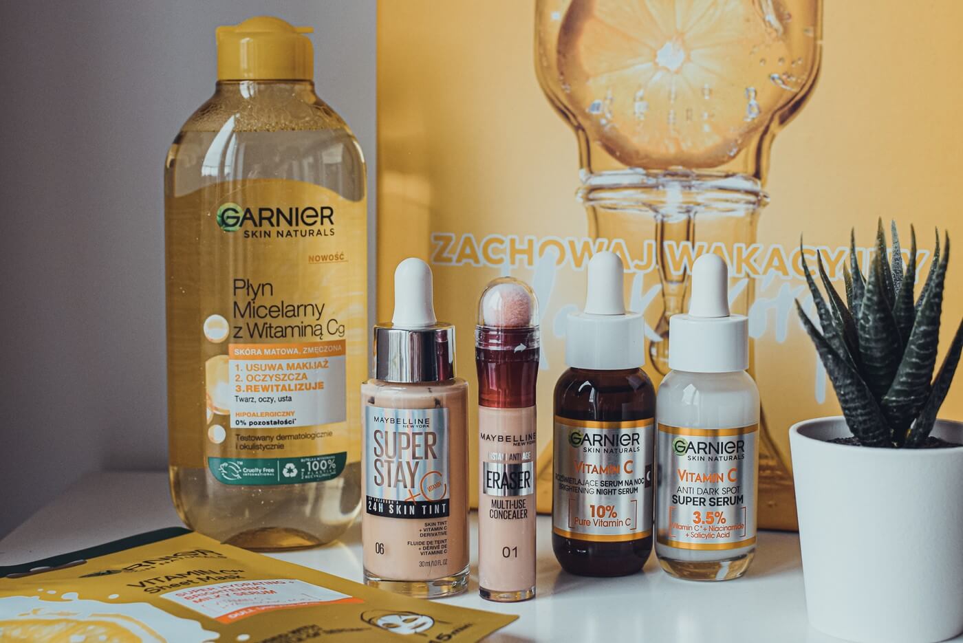 Rozświetlające serum z witaminą C na noc Garnier Skin Naturals