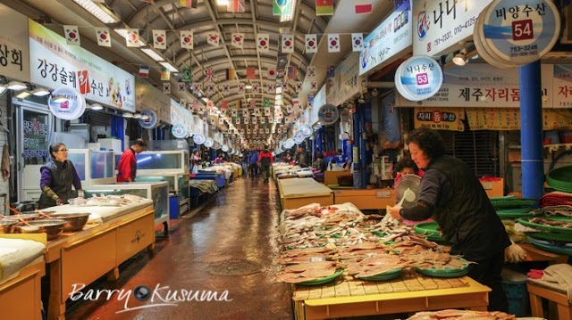 Pasar Ikan Tradisional Dongmun yang bersih nyaman di Pulau Jeju.