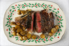 Cena de Noche Vieja: Prime Dry-Aged Bone-In Ribeye Steak con Patatas