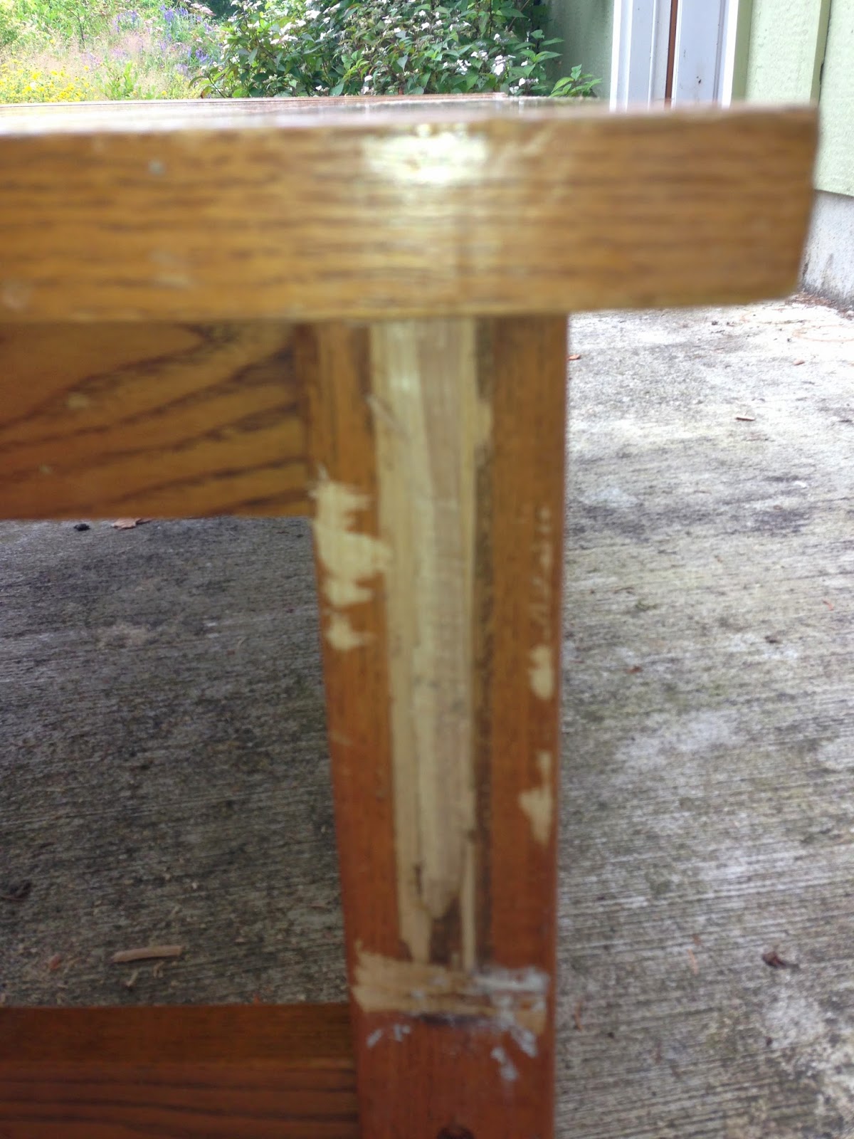 Champagne And Spray Paint My FREE Coffee Table