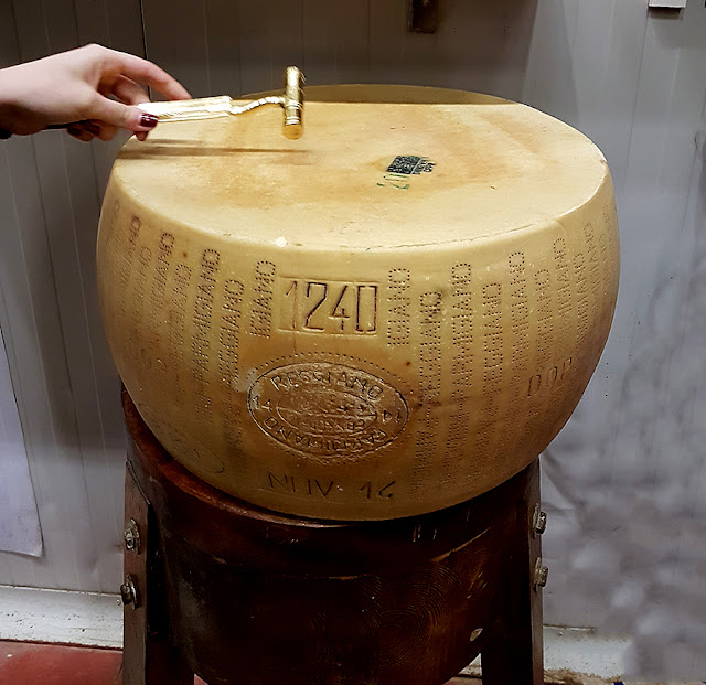 Parmigiano Reggiano: настоящий пармезан