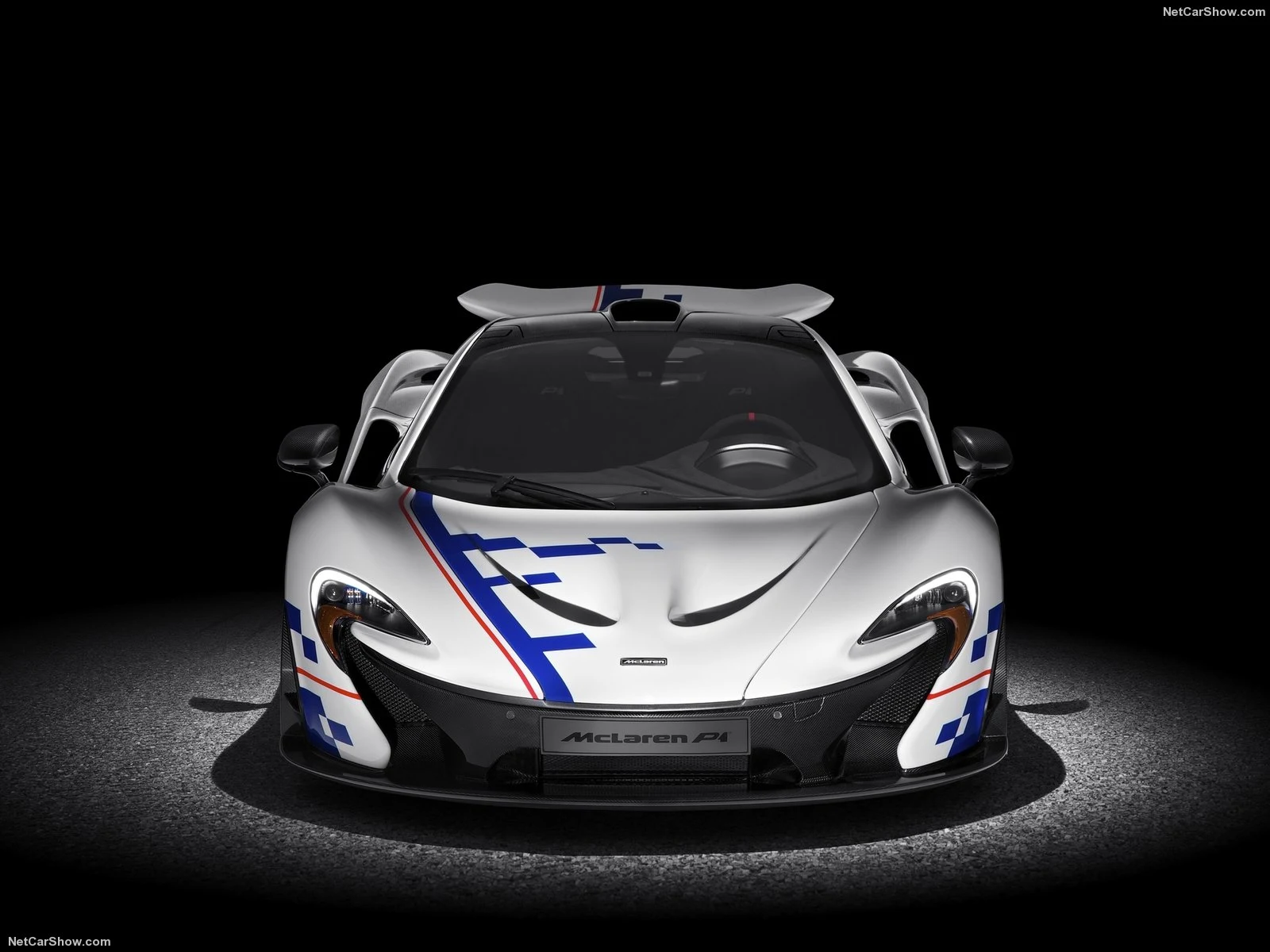 Hình ảnh siêu xe McLaren P1 Prost 2015 & nội ngoại thất