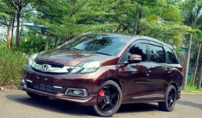 Gambar Modifikasi Honda Mobilio Ceper  Hitam Putih Rs 