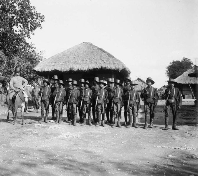 polisi hindia belanda