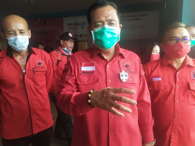 Ketua Komisi V DPR RI dari Fraksi PDI Perjuangan dapil Kalbar 2 Lasarus