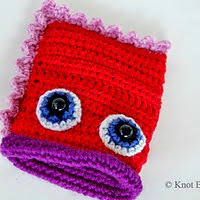 http://www.ravelry.com/patterns/library/valentines-monster-loot-carrier