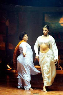 Aishwarya Rai Navel Show from Movie Taal